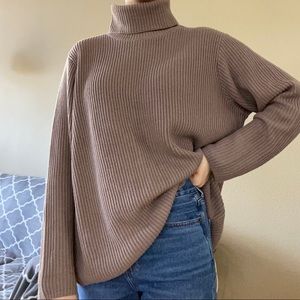 Basic turtleneck sweater in Beige 🐻